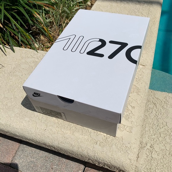 Air max 270 react • BRAND NEW • NEVER WORN • - Picture 12 of 15